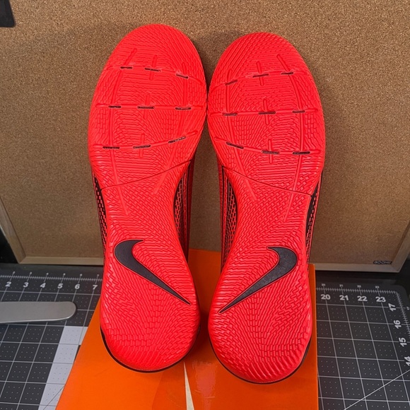 Nike
Vapor 13 Academy ic
Brand new - Picture 7 of 8
